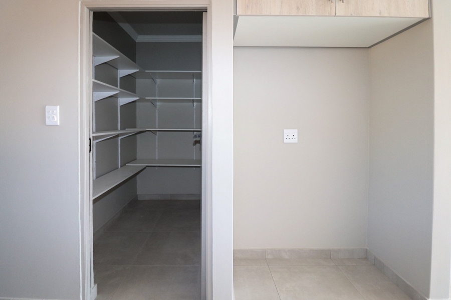 To Let 3 Bedroom Property for Rent in Flamwood North West